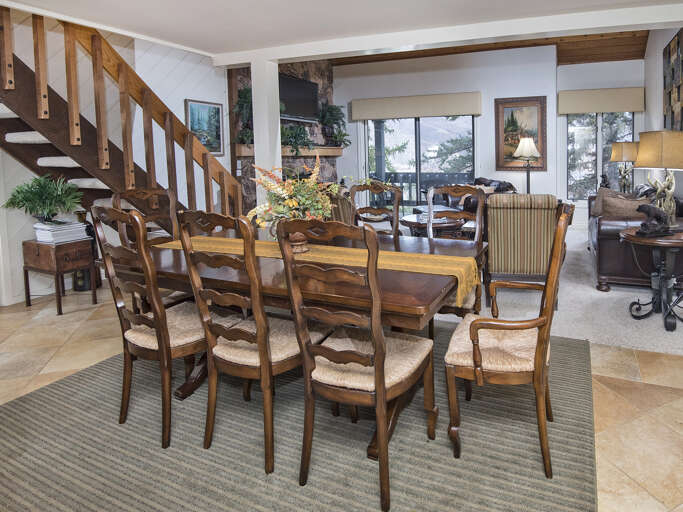 Dining Area Dining Area