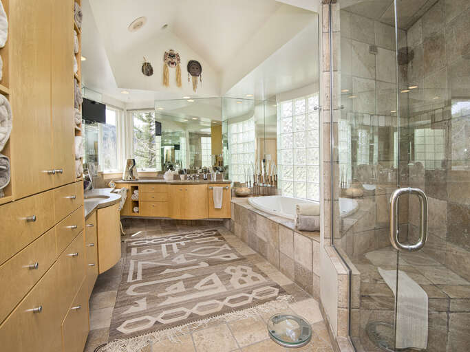 Main Bedroom Bathroom