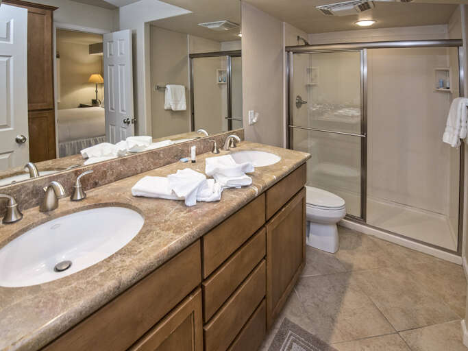 Main Bathroom Main Bathroom