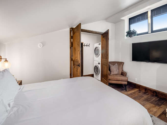 Washer/Dryer in Unit