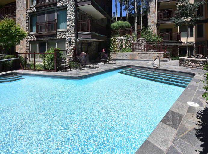 Year Round Community Pool & Hot Tub