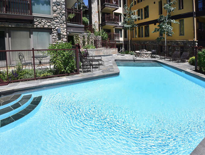 Year Round Community Pool & Hot Tub