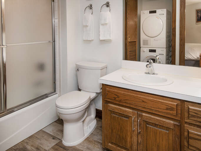 Main Bedroom Bathroom