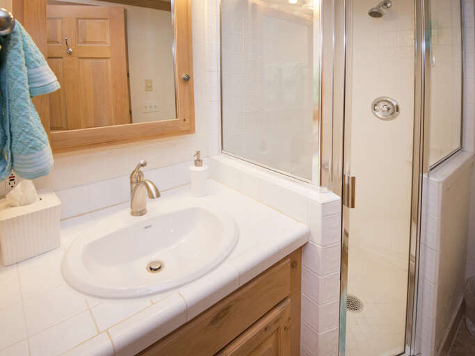 Bathroom 2 w/ Shower Bathroom 2 w/ Shower