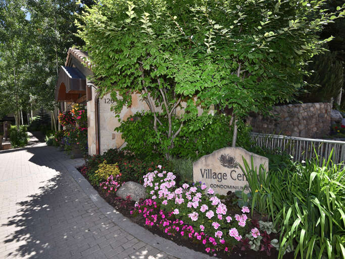 Building Entrance Building Entrance