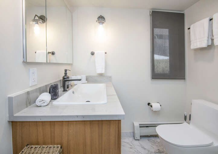 Shared Bath for Bedrooms 2&3