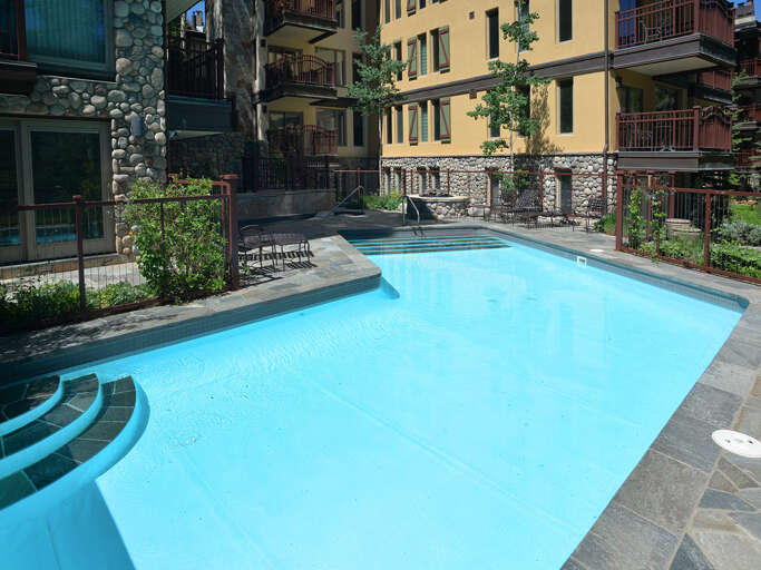 Year Round Heated Community Pool & Hot Tub