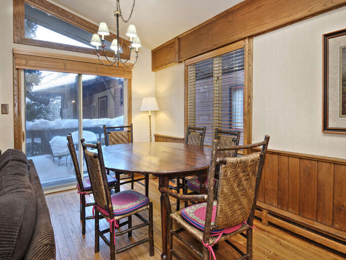 Dining Area & Balcony View