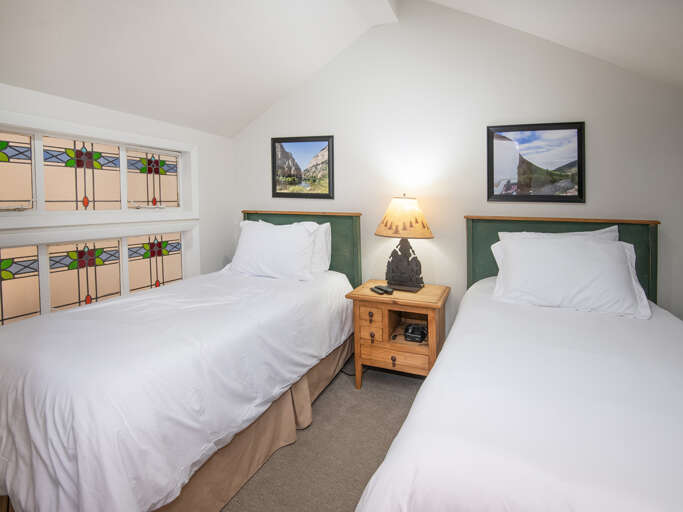 Bedroom 4 w/ 2 Twin Beds Bedroom 4 w/ 2 Twin Beds