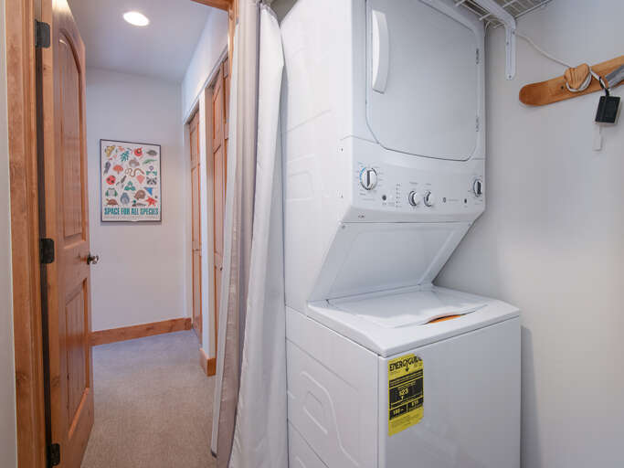 Washer/Dryer on Main Level Washer/Dryer on Main Level