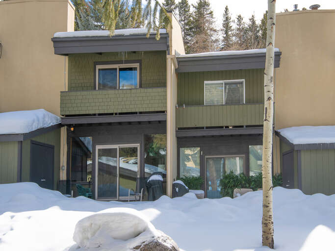 Exterior Back Patio w/ Grill