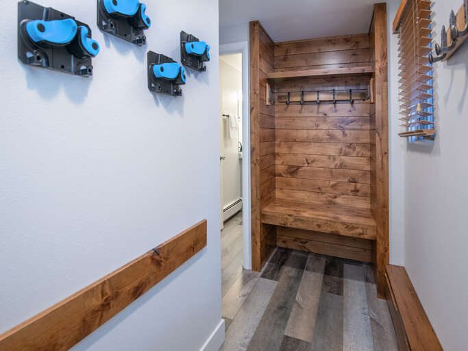 Entryway w/ Ski Racks