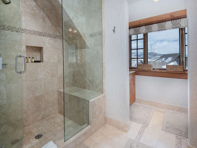 Main bathroom shower