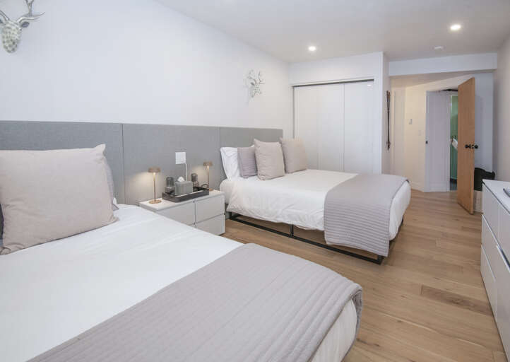 Bedroom 2 w/ 2 Queen Beds