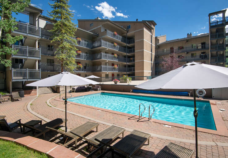 Building Pool (summer only) Building Pool (summer only)
