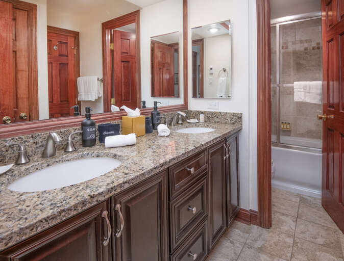 Primary Bathroom w/ Shower Primary Bathroom w/ Shower