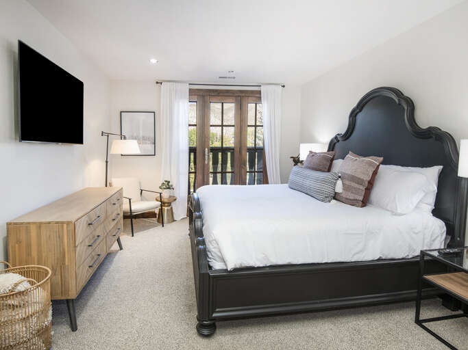 Primary Bedroom w/ King Bed