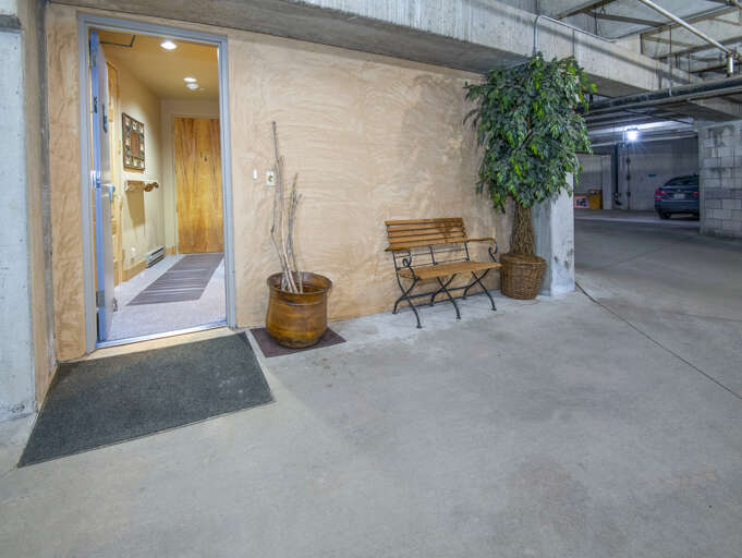 Unit Entryway directly from Garage Unit Entryway directly from Garage
