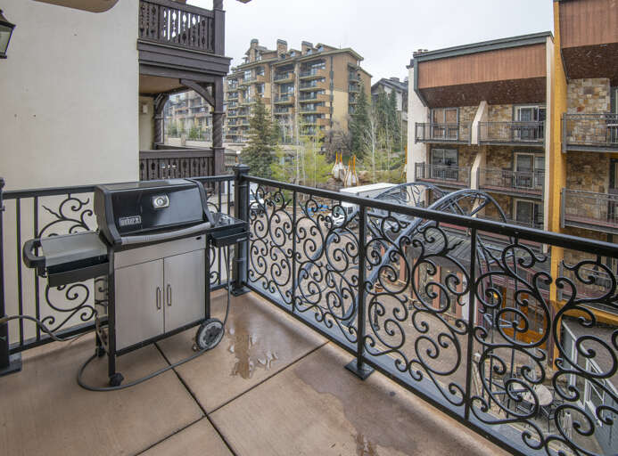 Balcony W/Grill