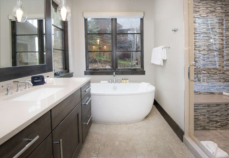 Primary Bathroom Soaking Tub & Shower Primary Bathroom Soaking Tub & Shower