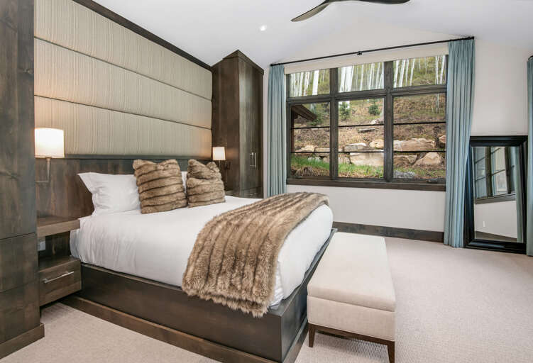 Primary Bedroom W/King Bed Primary Bedroom W/King Bed