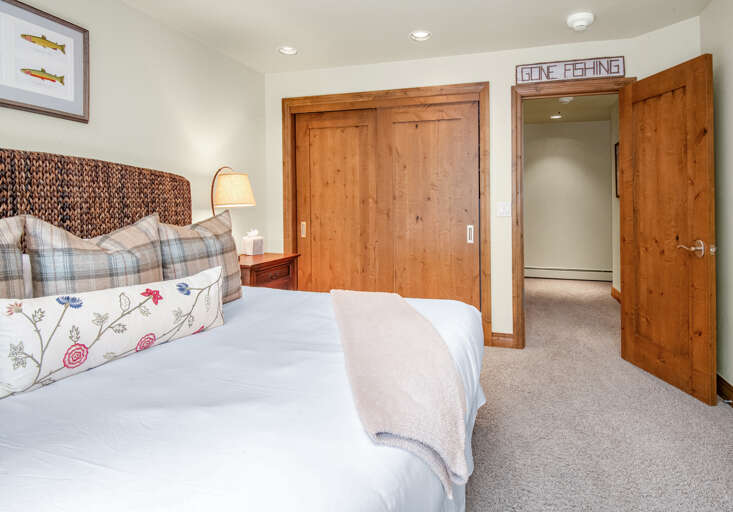 2nd Bedroom w/ King Bed