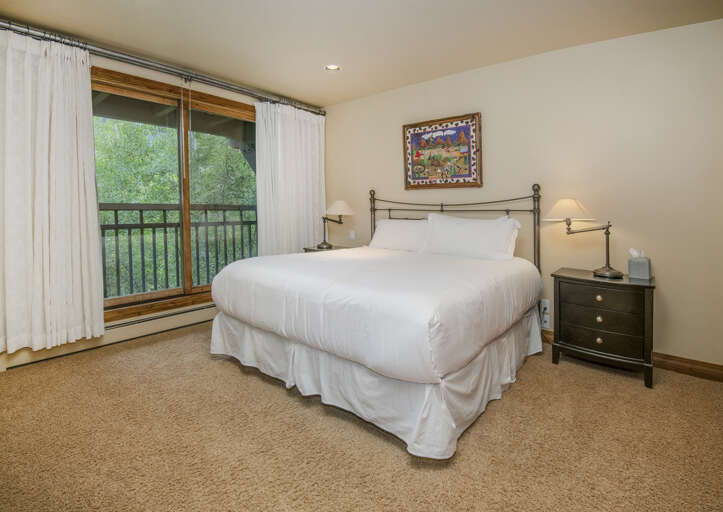 Master Bedroom w/ King Bed
