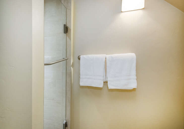 Shared Bathroom for Bedrooms 2&3