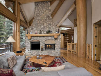 1319-GrnHillCt-Web_01