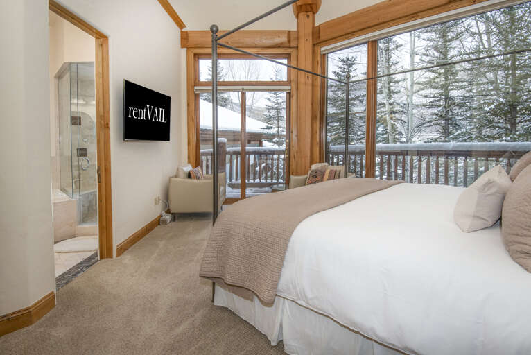 Primary Bedroom w/ King Bed