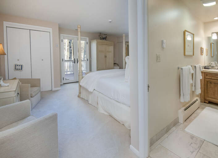 Primary Bedroom w/ King Bed