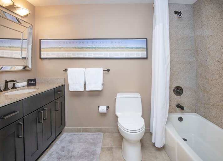 Bathroom Shared Rooms 3 & 4 Bathroom Shared Rooms 3 & 4