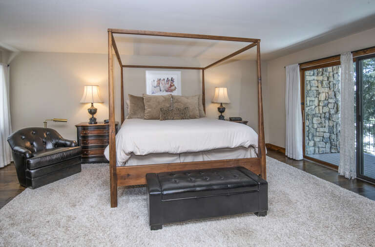 View 2 (main level) View 2 (main level)