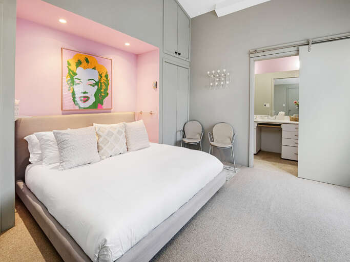 Bedroom 2 w/ King Bed