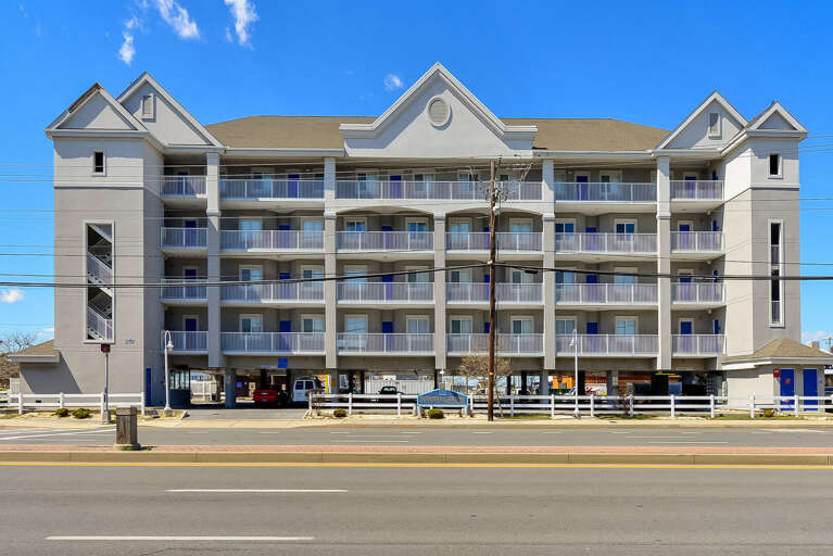 Five-floor Facade Facing Freeway