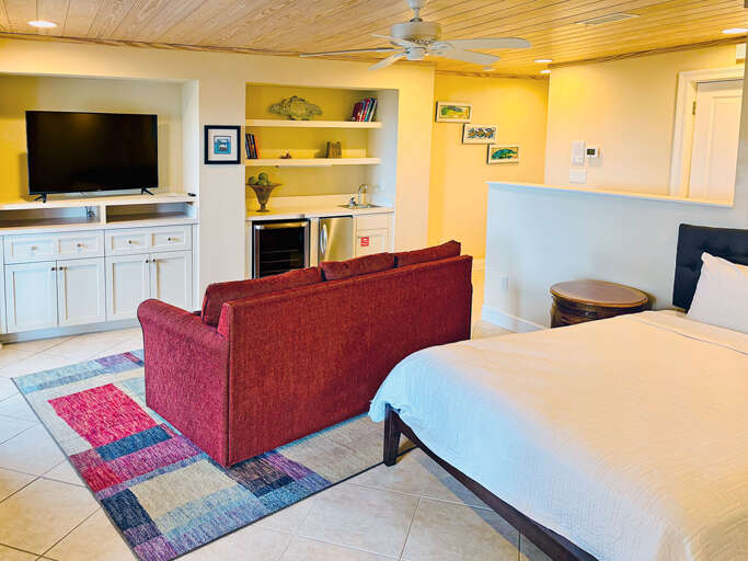7793 Gulf Boulevard - Pelican Jack's