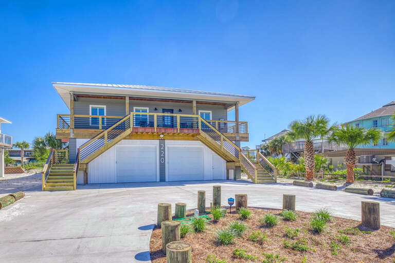 Beachfront Vacation Rental With Garage