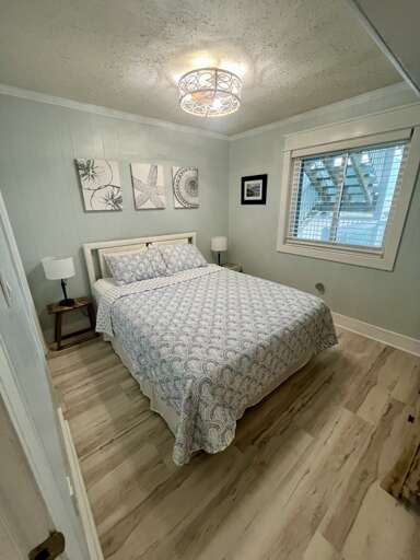 Bedroom 2 - Queen 2-1