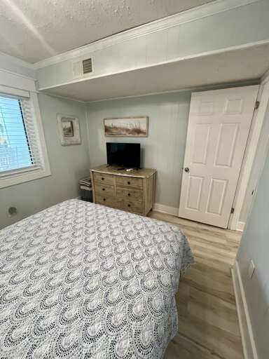 Bedroom 2 - Queen 2-2