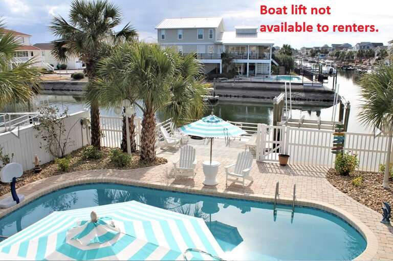 54 Craven - Boatlift not available to renters.