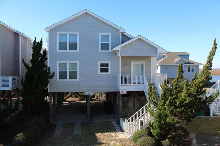 3 Dolphin Court