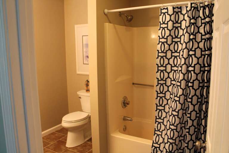 Bathroom 4-2