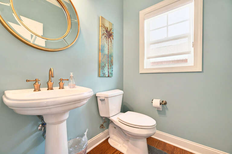 Bathroom 4-1