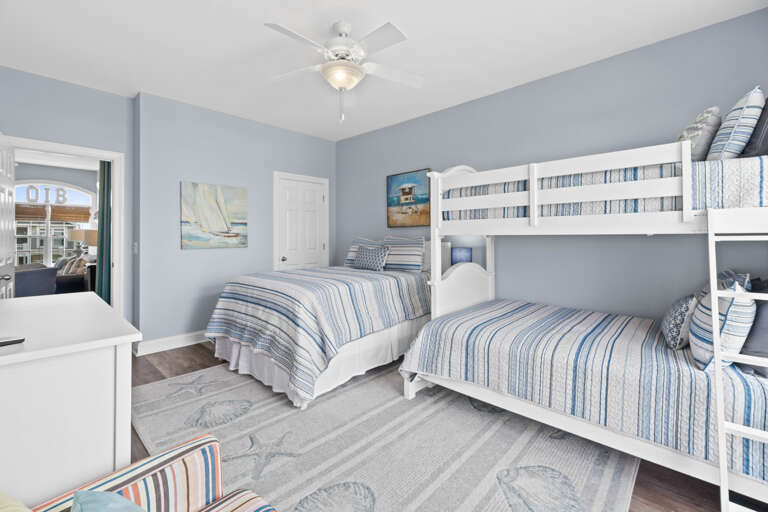 Upstairs Bedroom 4-3