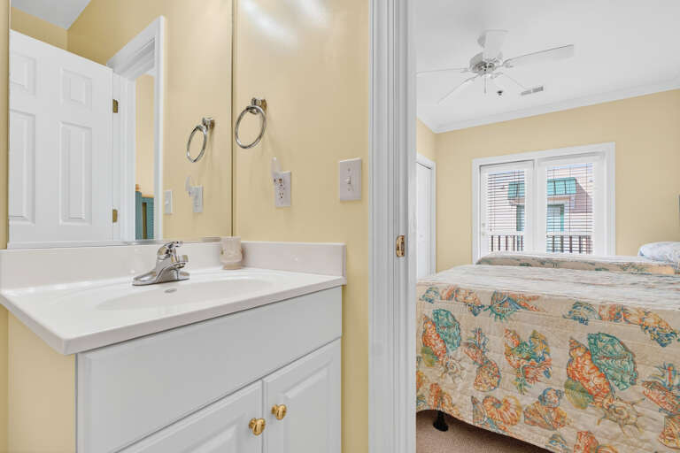 Bathroom 4-1