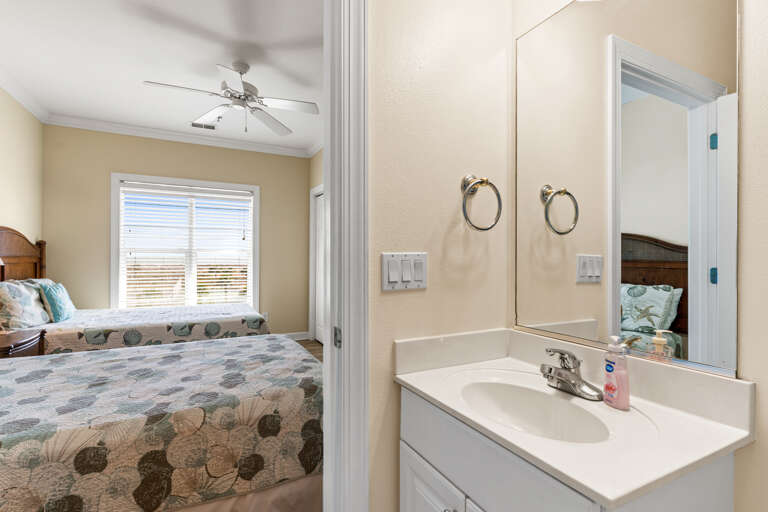 Bathroom 2-2