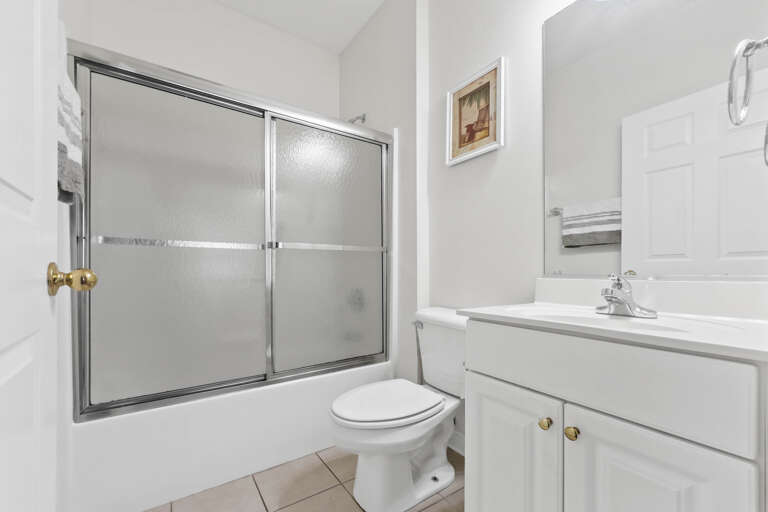 Bathroom 4-2
