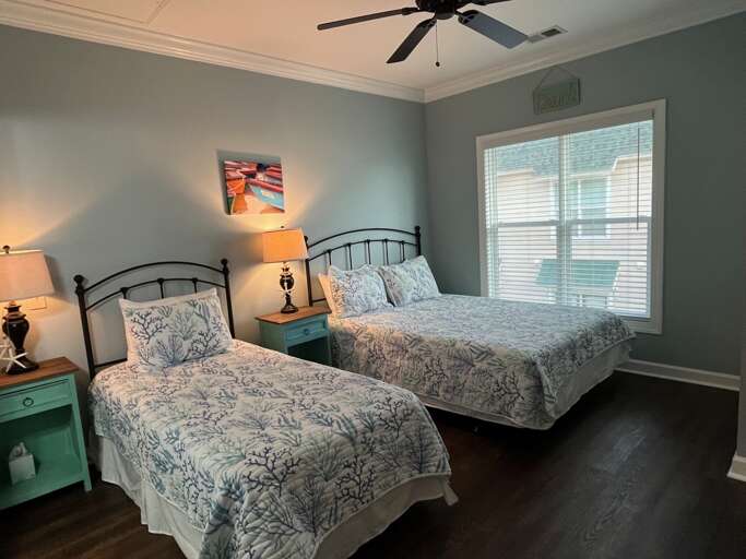 bedroom 3 - queen and twin