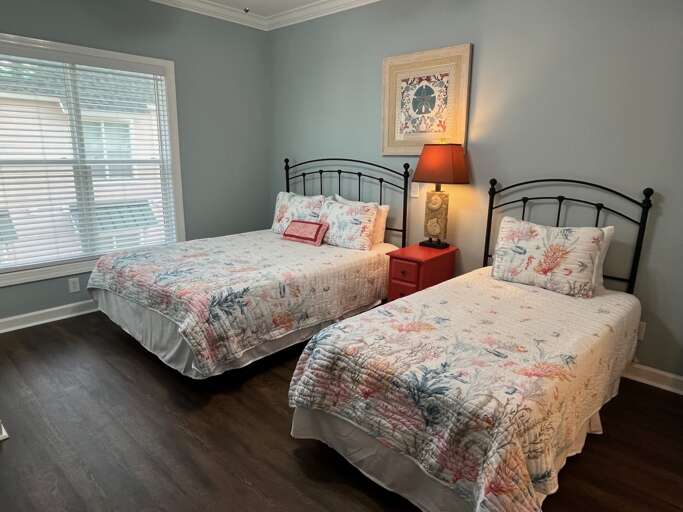 bedroom 4 - queen and twin