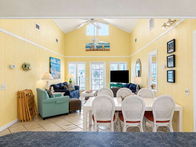 22 Laurinburg Living Room